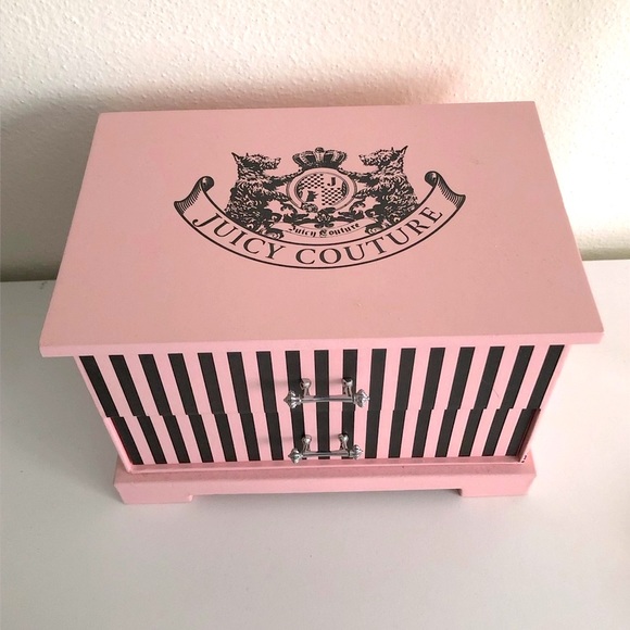 Juicy Couture Jewelry - SUPER RARE JUICY COUTURE JEWELRY BOX